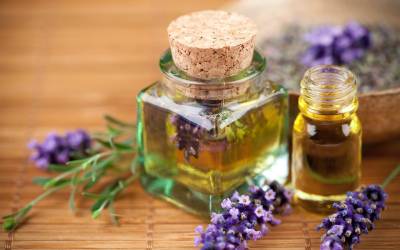 Essential Oils Benefits & Uses