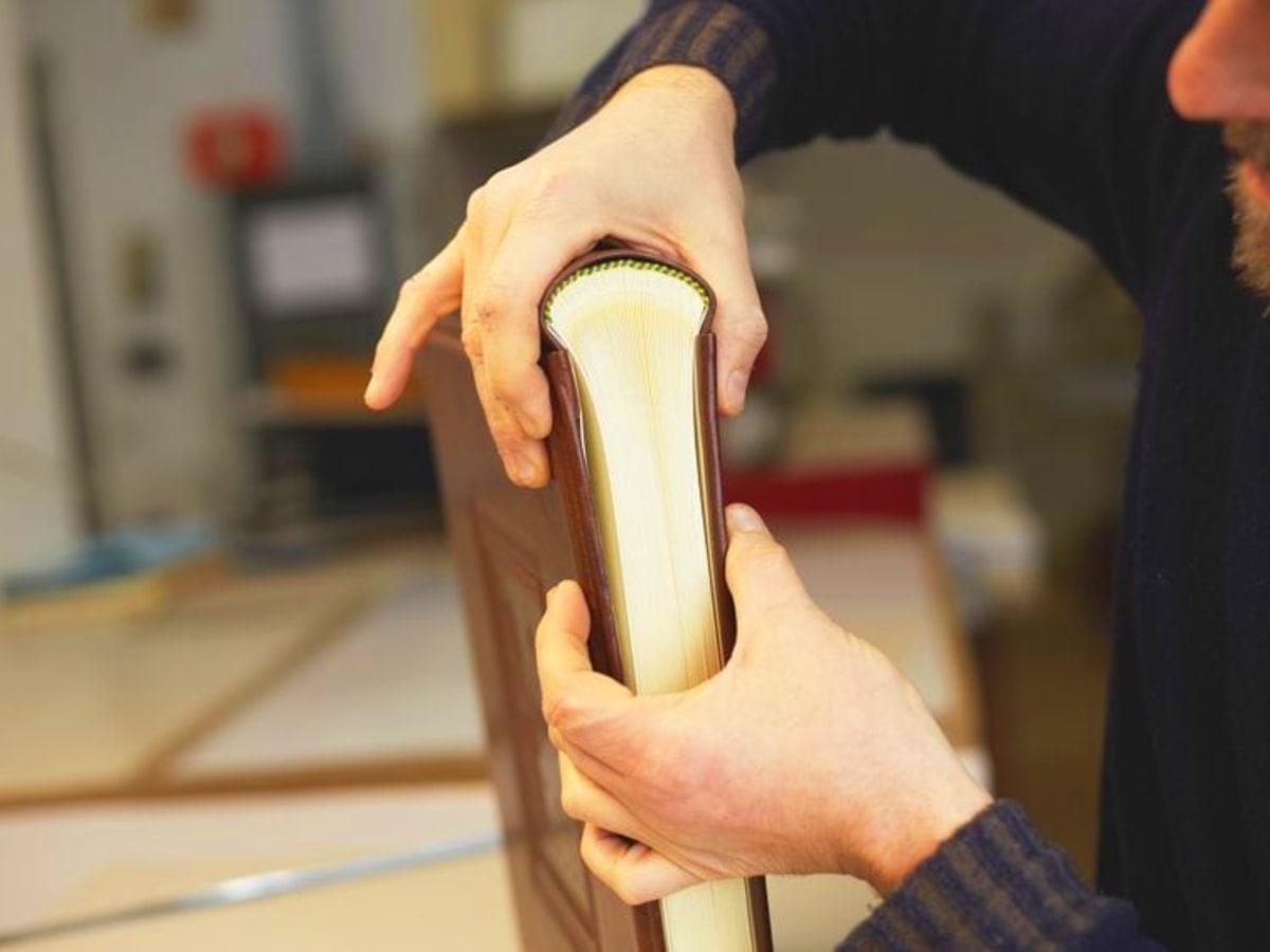 Best Book Binding Glues by theHappyCrafts