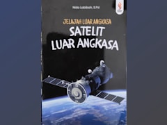 Satelit Luar Angkasa