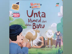 Unta Muncul dari dalam Batu