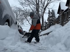 Shovel snow