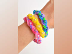 Make Easter-themed bracelets with beads and pipe cleaners