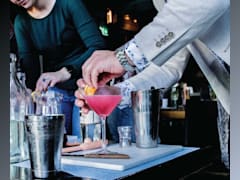 Go on a cocktail making class