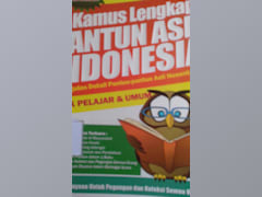 KAMUS LENGKAP PANTUN ASLI INDONESIA