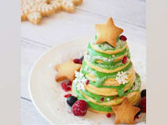 Make Christmas-themed pancakes for breakfast