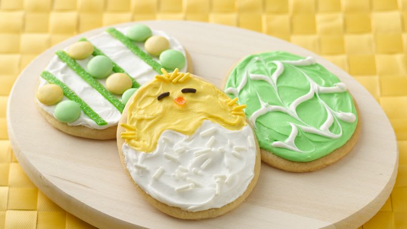 Bake and decorate Easter cookies