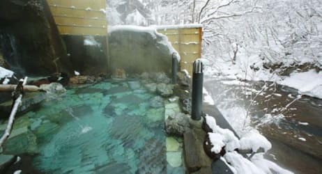 Open-air baths surrounded by snow