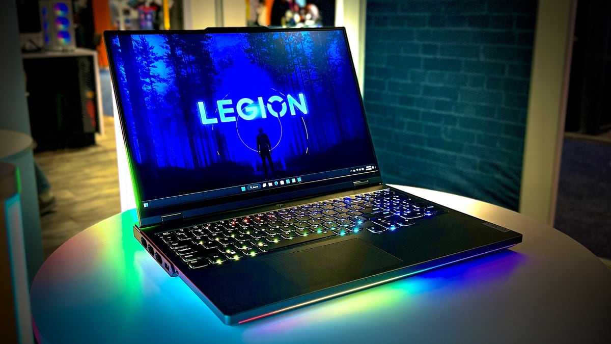 Lenovo Legion Pro 7i, i9-13900HX, RTX 4080, 16-32 GB DDR5-5600, 1 TB SSD, QHD+ 240 hz 500 nits