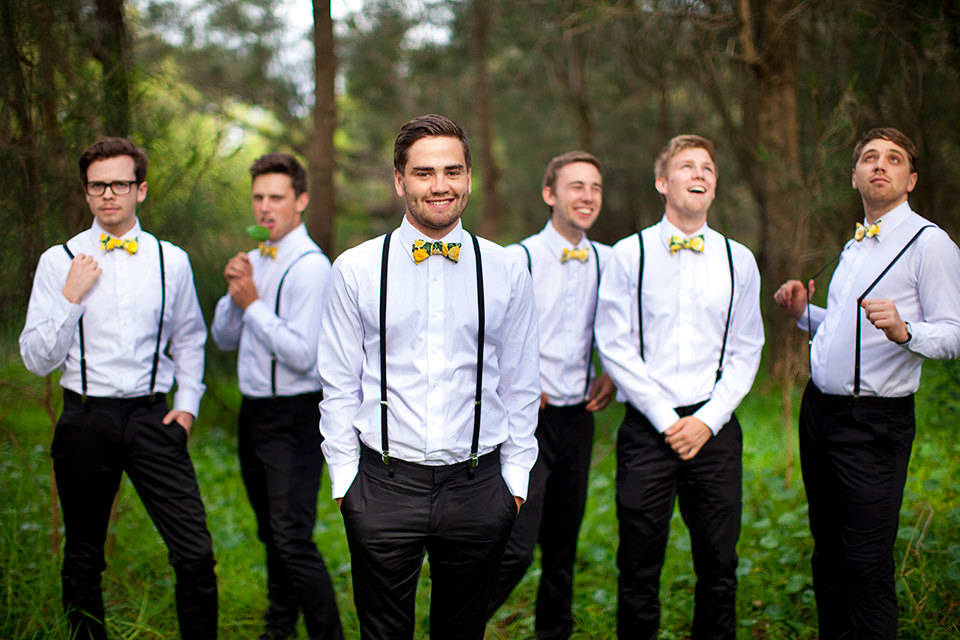 Choose groomsmen attire