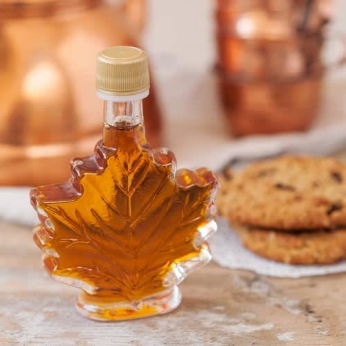 Mini maple syrup favors