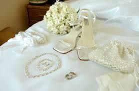 Shop for accessories (e.g. Shoes, headpiece, jewelry, vaction wear, etc.)