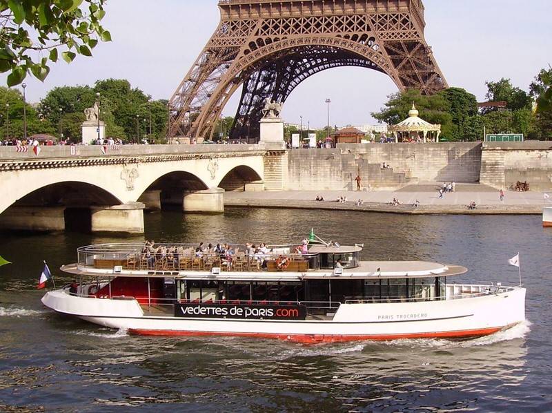 Enjoy the Seine River Cruise