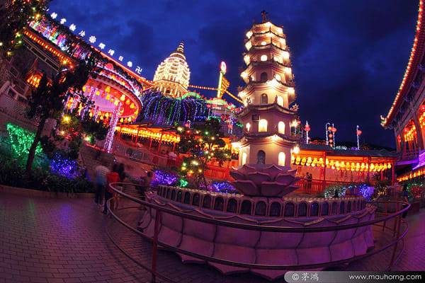 Kek Lok Si Temple (at night)