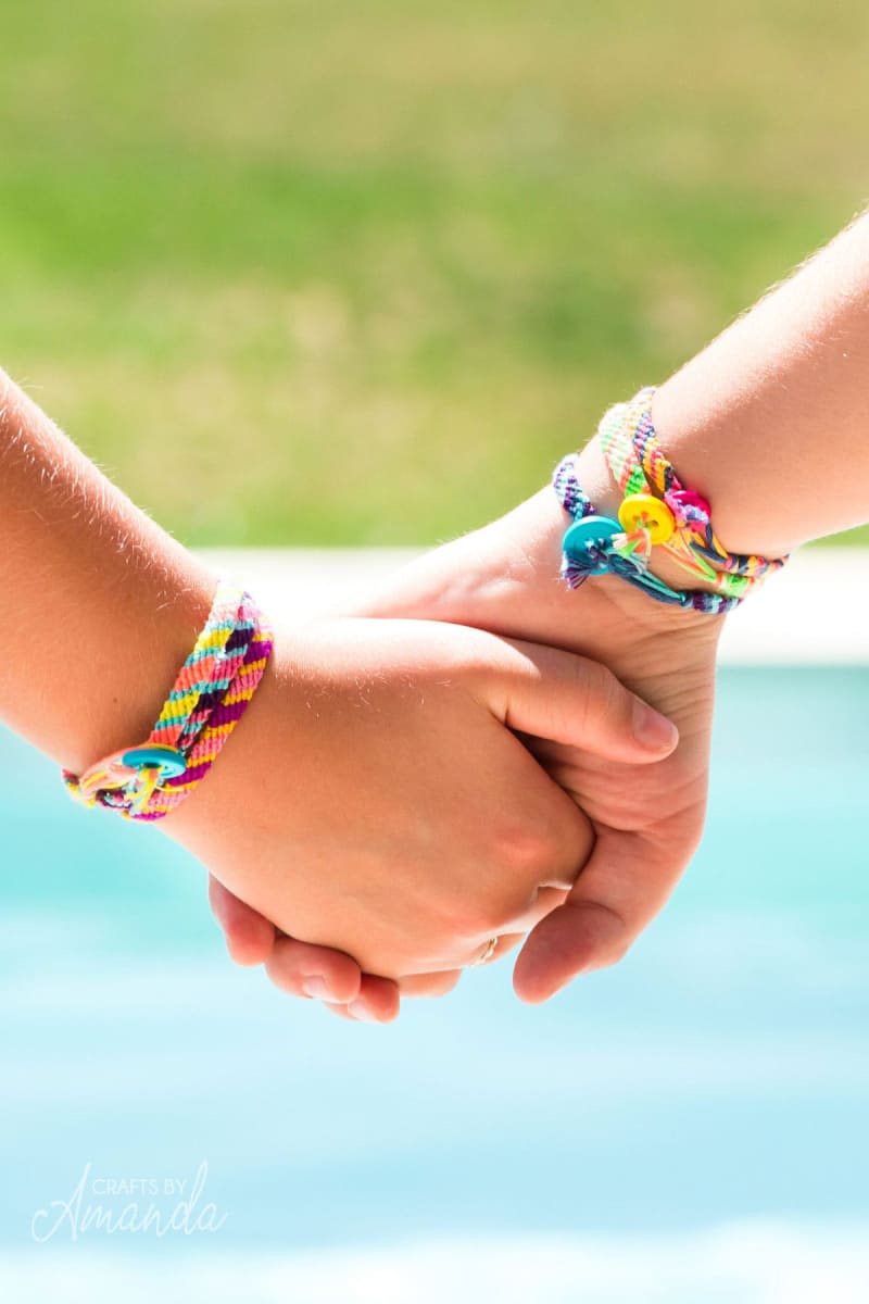 Design friendship bracelets