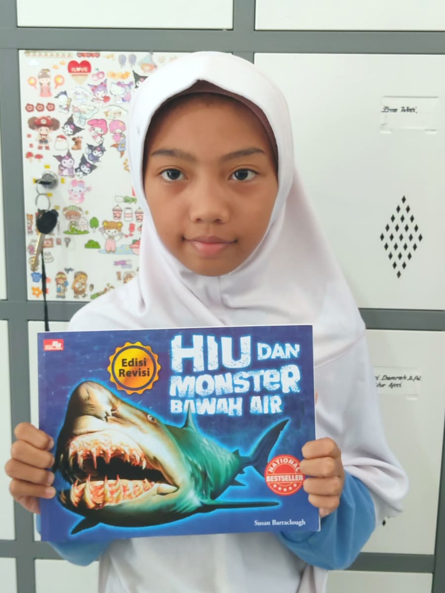 Hiu dan Monster Bawa Air