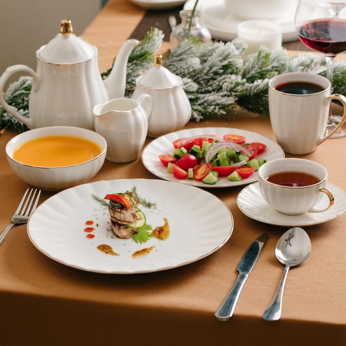 Tea cups and saucers set