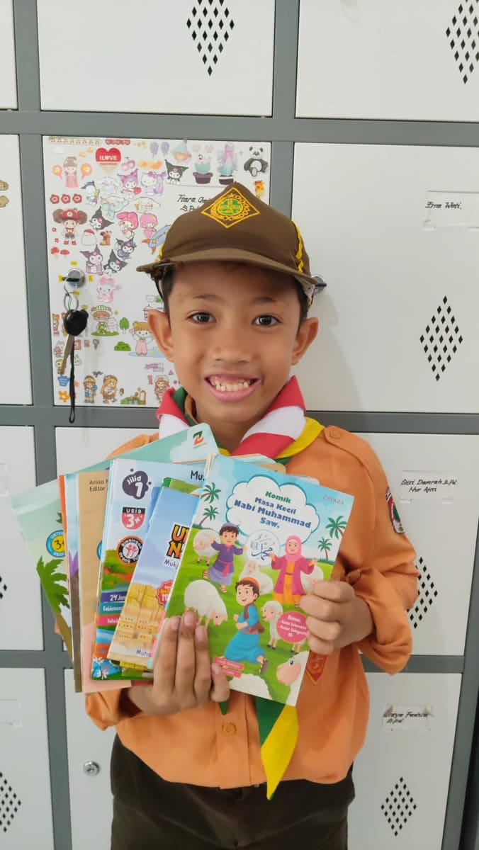 Menyayangi Anak Yatim