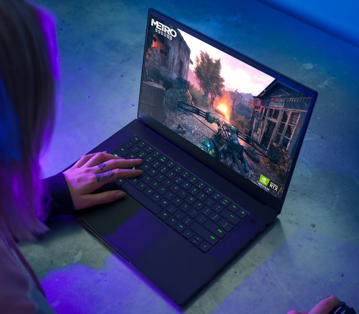 Razer Blade 15 Base, i7-11800H 35-45W, RTX 3060 up to 95W, 16 GB Ram, 512 GB SSD, FHD 144 hz