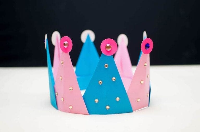 Make paper crowns