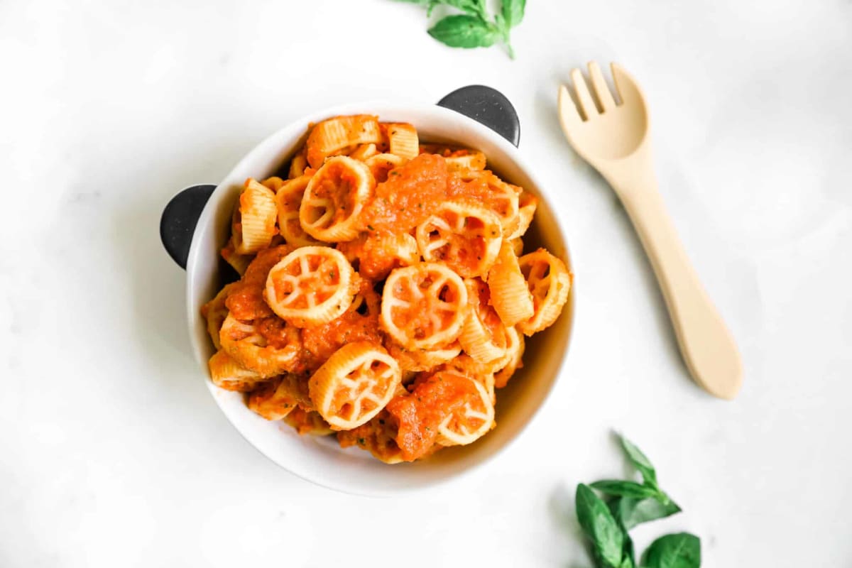 Make homemade pasta sauce