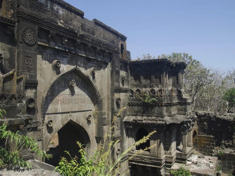 Taxi Service in Akola | HurryUp Cabs