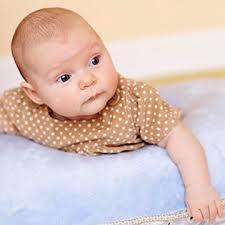 Holds head at 45-degree angle