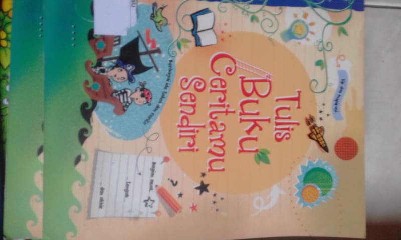 TULIS BUKU CERITAMU SENDIRI