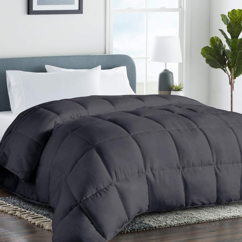 Oversized Queen 2100 Series Fluffy Down Alternative Comforter