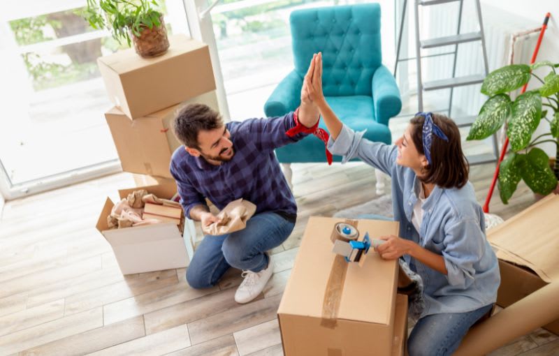 10 Essential Tips to Seek Help from Friends for a DIY or Hybrid Move