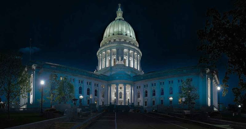 Senate Democrats Join Republicans to Pass Government Shutdown Deal