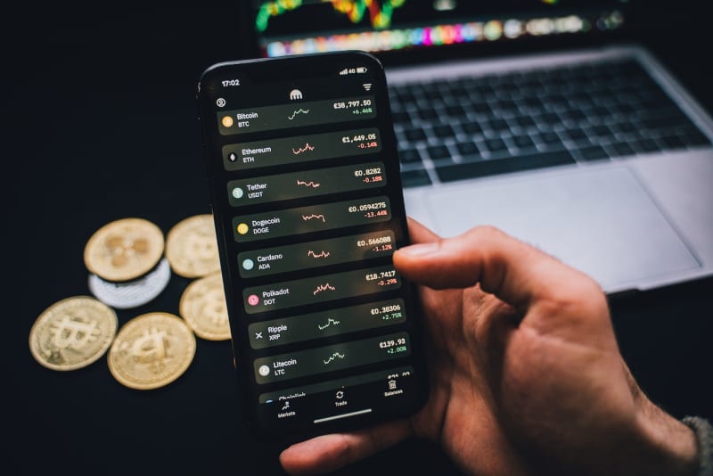 5 Key Factors to Consider Before Investing in Initial Coin Offerings (ICOs)