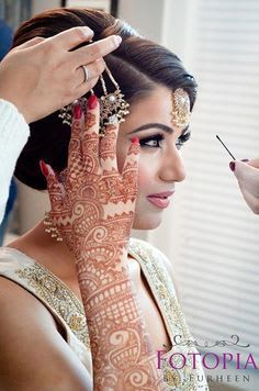 Book a vendor for your Mehendi, Hair, Make up and Arranging your Dupatta or Sari