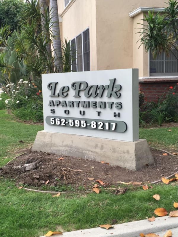 Standing Out in a Crowded Marketplace: Creative Sign Design Strategies for Businesses