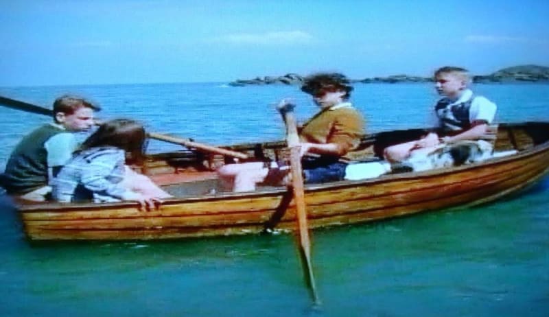 Five on a Treasure Island (Famous Five #1)