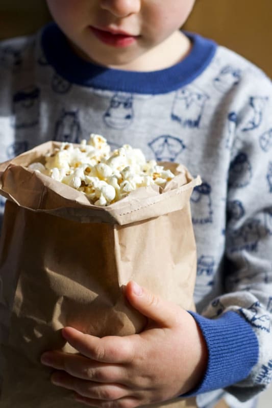 Make homemade popcorn