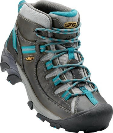 Waterproof hiking shoes